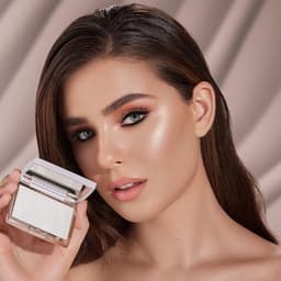 Highlight ANASTASIA #ICED OUT