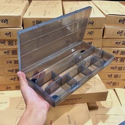 Hộp nhựa đựng kẹp Berry