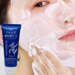 Sữa rửa mặt Hatomugi trị mụn dưỡng ẩm 130gr (xanh)